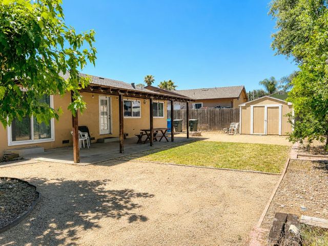 1913 Southwood Dr, Vacaville, CA 95687