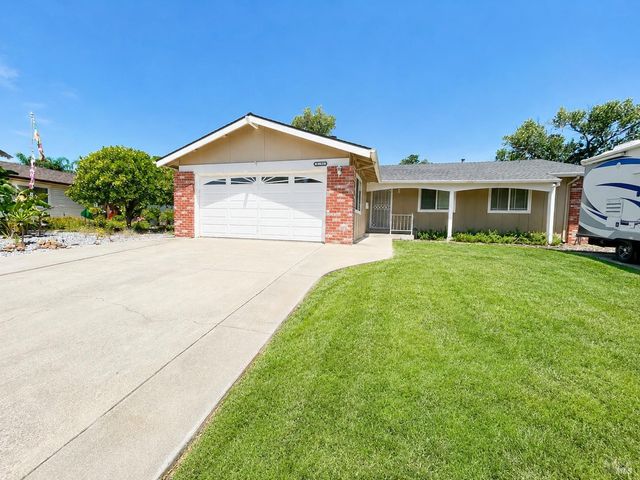 1913 Southwood Dr, Vacaville, CA 95687