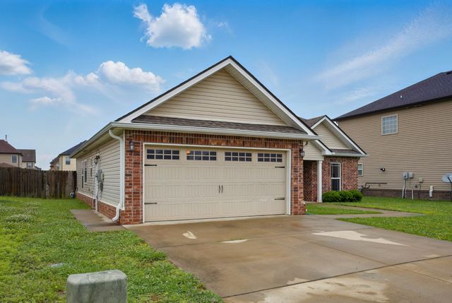 1284 Winterset Dr, Clarksville, TN 37040