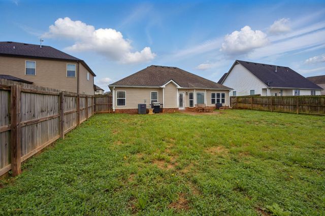 1284 Winterset Dr, Clarksville, TN 37040