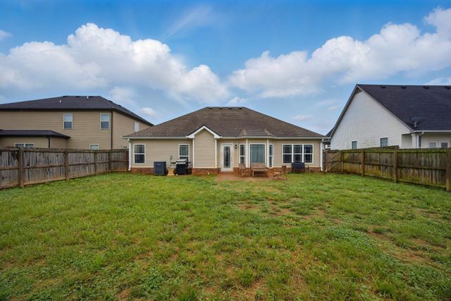 1284 Winterset Dr, Clarksville, TN 37040