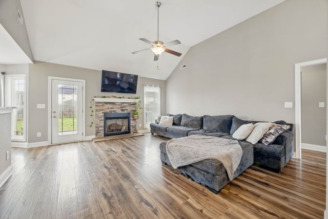 1284 Winterset Dr, Clarksville, TN 37040