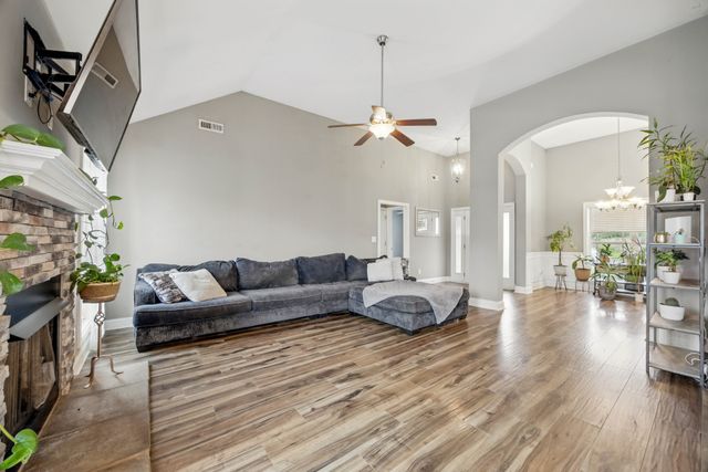 1284 Winterset Dr, Clarksville, TN 37040