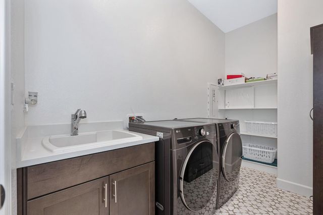 3265 Parkland Ct, Folsom, CA 95630