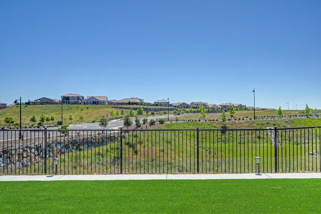 3265 Parkland Ct, Folsom, CA 95630