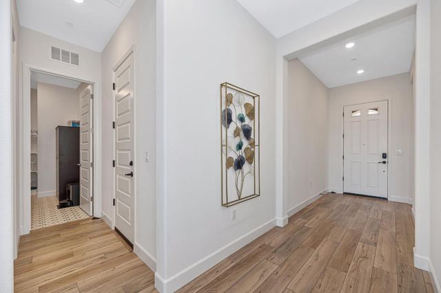 3265 Parkland Ct, Folsom, CA 95630
