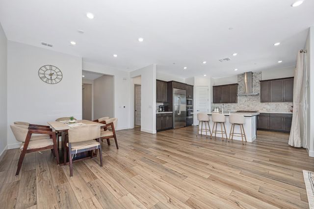 3265 Parkland Ct, Folsom, CA 95630
