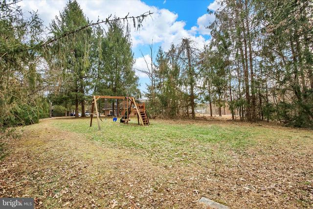 1421 EARLYS MILL RD, Palmyra, PA 17078