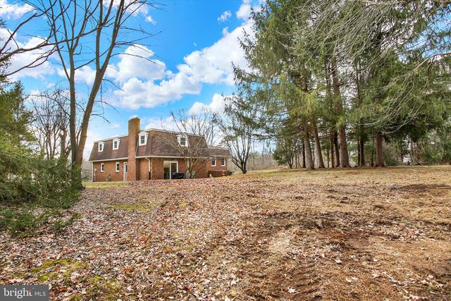 1421 EARLYS MILL RD, Palmyra, PA 17078