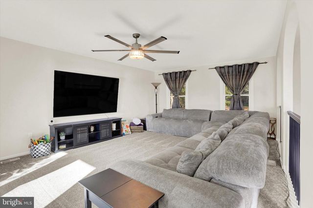 1421 EARLYS MILL RD, Palmyra, PA 17078