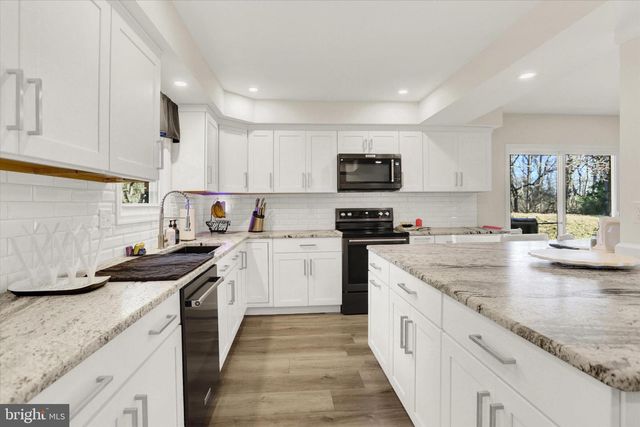 1421 EARLYS MILL RD, Palmyra, PA 17078