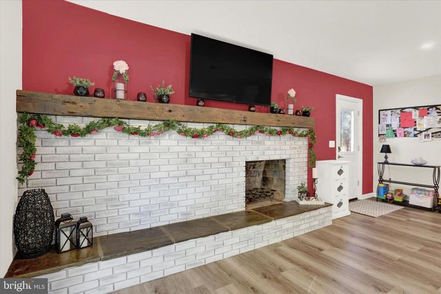 1421 EARLYS MILL RD, Palmyra, PA 17078