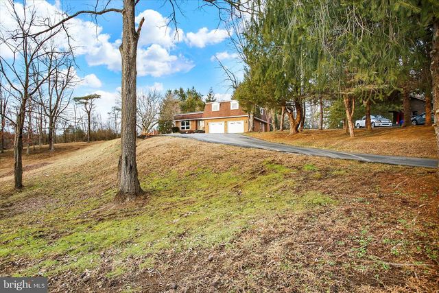 1421 EARLYS MILL RD, Palmyra, PA 17078