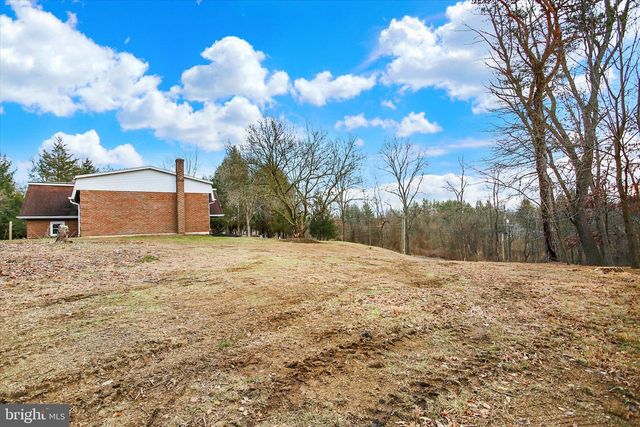 1421 EARLYS MILL RD, Palmyra, PA 17078