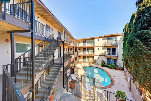 1743 Carmel Dr 17, Walnut Creek, CA 94596