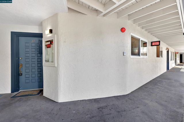 1743 Carmel Dr 17, Walnut Creek, CA 94596