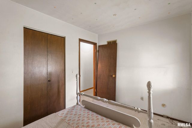 3549 W GARFIELD Street, Davenport, IA 52804