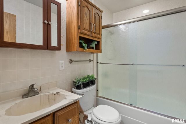 3549 W GARFIELD Street, Davenport, IA 52804