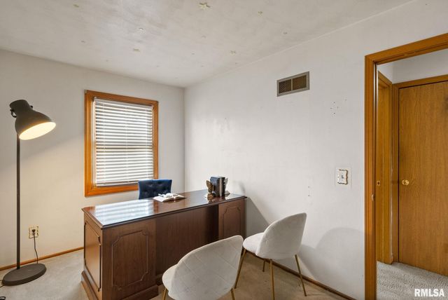 3549 W GARFIELD Street, Davenport, IA 52804