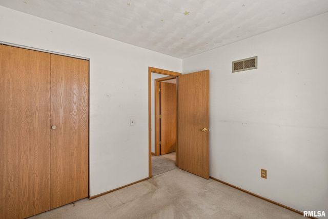 3549 W GARFIELD Street, Davenport, IA 52804