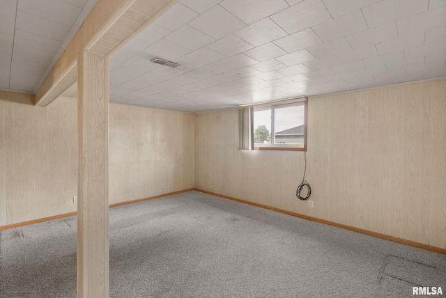 3549 W GARFIELD Street, Davenport, IA 52804