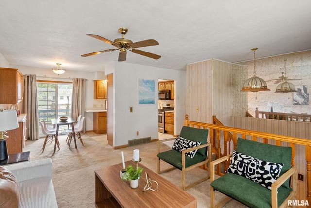 3549 W GARFIELD Street, Davenport, IA 52804