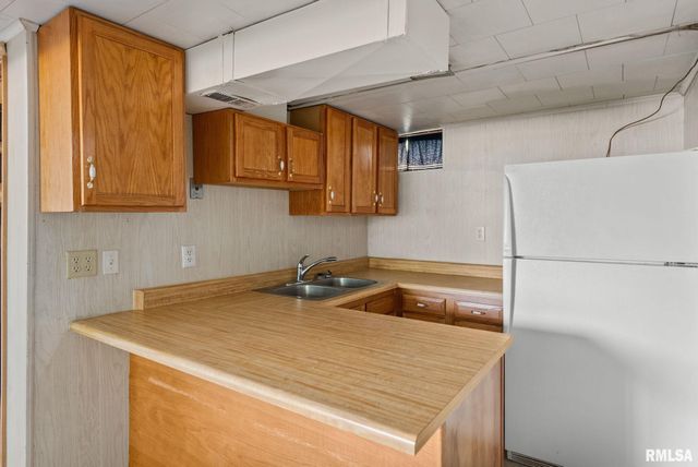 3549 W GARFIELD Street, Davenport, IA 52804