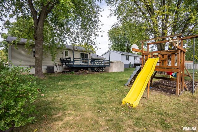 3549 W GARFIELD Street, Davenport, IA 52804