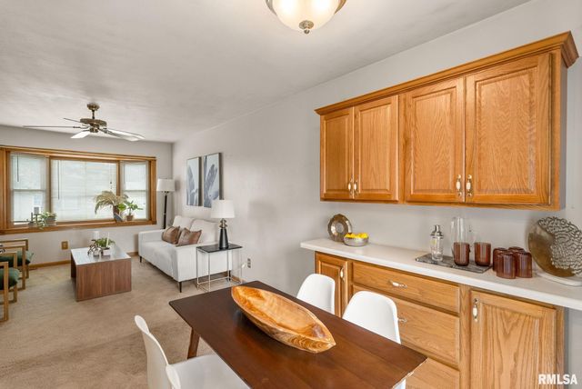 3549 W GARFIELD Street, Davenport, IA 52804