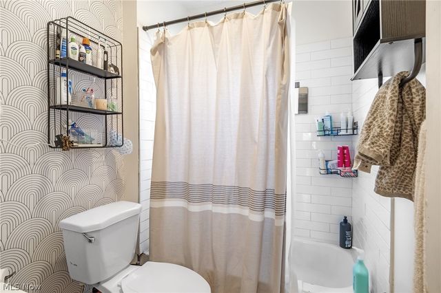 1281 Cook Avenue, Lakewood, OH 44107