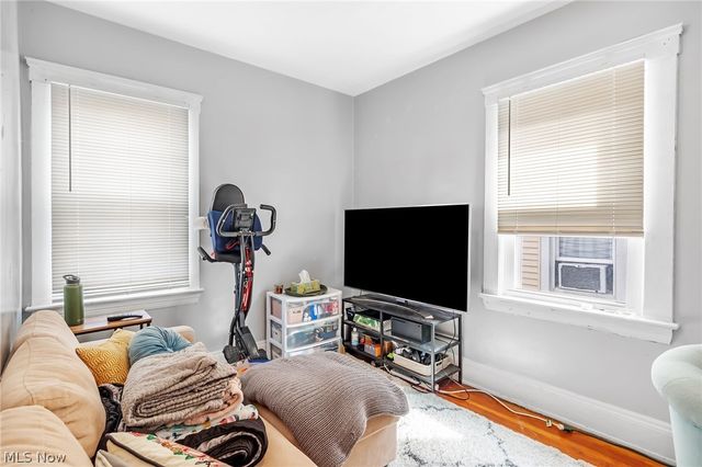 1281 Cook Avenue, Lakewood, OH 44107