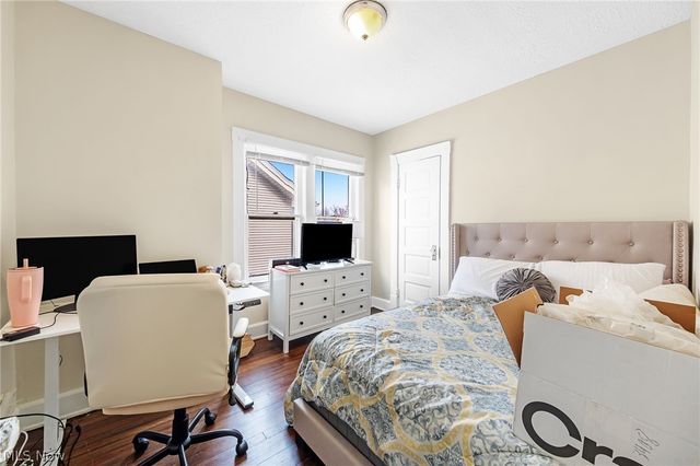 1281 Cook Avenue, Lakewood, OH 44107