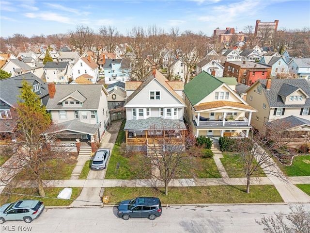 1281 Cook Avenue, Lakewood, OH 44107