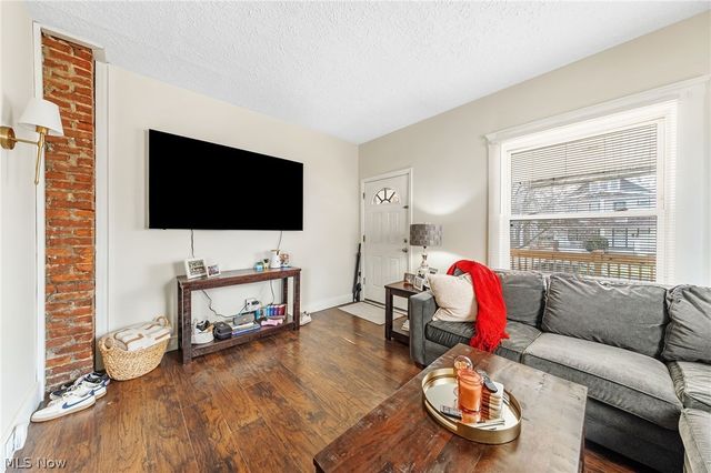 1281 Cook Avenue, Lakewood, OH 44107