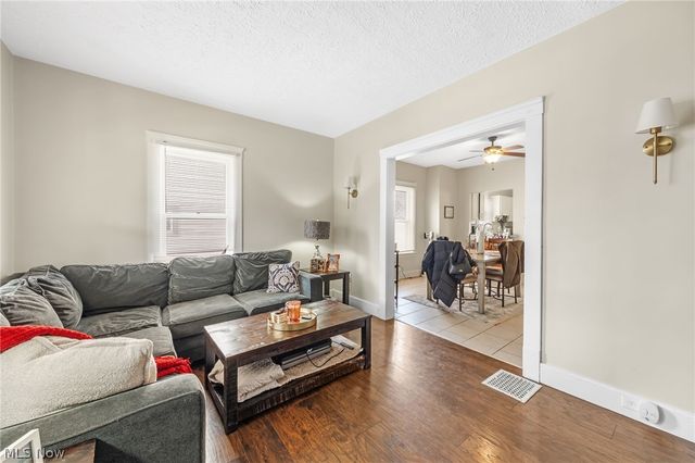 1281 Cook Avenue, Lakewood, OH 44107