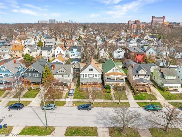 1281 Cook Avenue, Lakewood, OH 44107