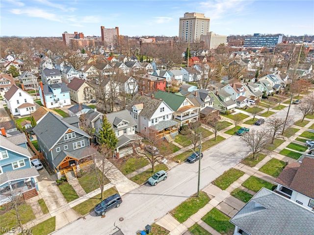 1281 Cook Avenue, Lakewood, OH 44107