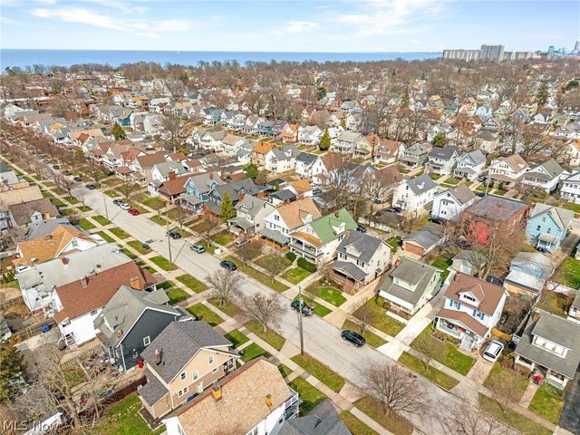 1281 Cook Avenue, Lakewood, OH 44107