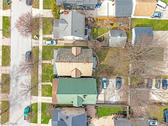 1281 Cook Avenue, Lakewood, OH 44107