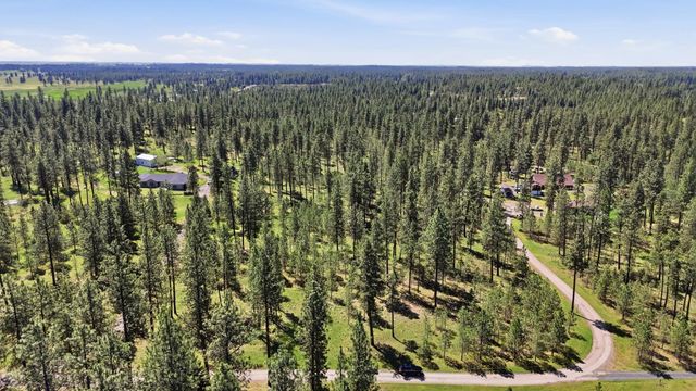 2205 W Dynamite Ln, Spokane, WA 99224