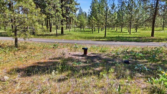 2205 W Dynamite Ln, Spokane, WA 99224