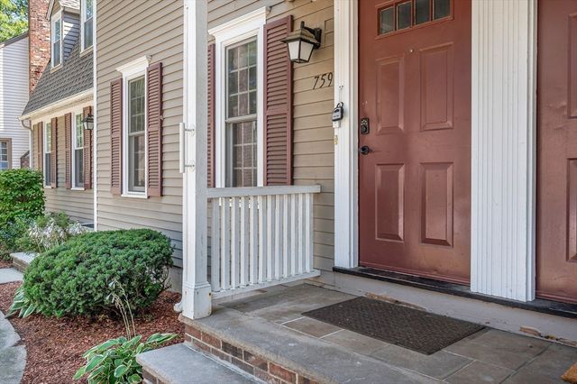 759 Wellman Avenue 759, Chelmsford, MA 01863