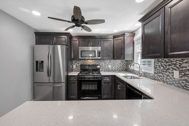 759 Wellman Avenue 759, Chelmsford, MA 01863