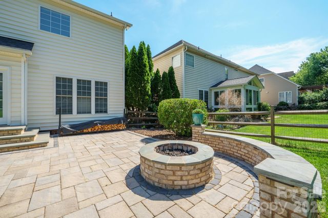 14506 Harvington Drive, Huntersville, NC 28078