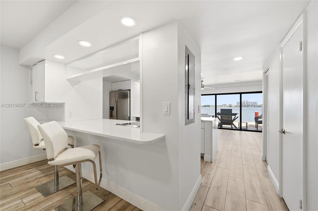 2757 NE 165th Ter 28, North Miami Beach, FL 33160