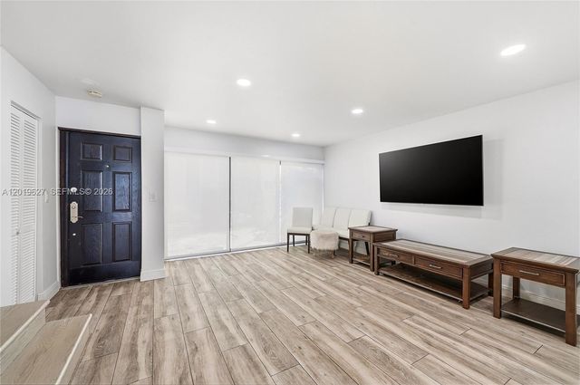 2757 NE 165th Ter 28, North Miami Beach, FL 33160