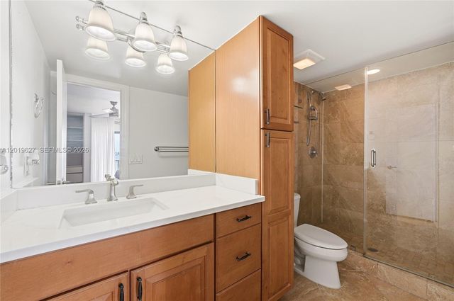 2757 NE 165th Ter 28, North Miami Beach, FL 33160