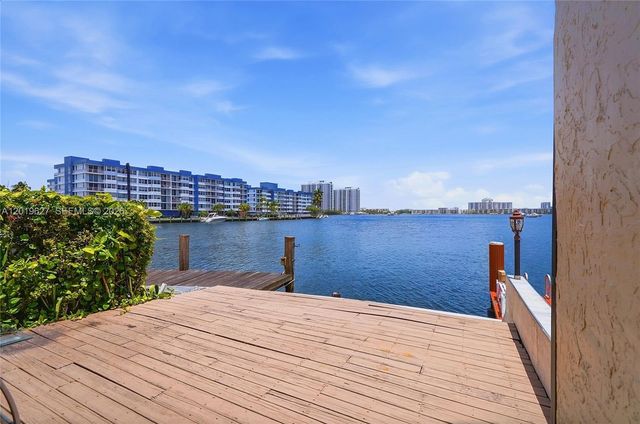 2757 NE 165th Ter 28, North Miami Beach, FL 33160
