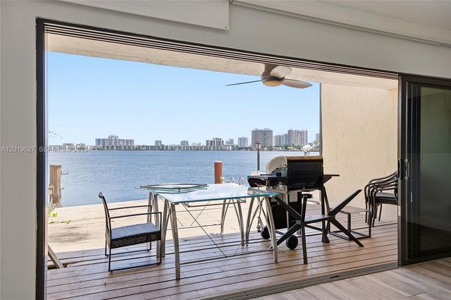 2757 NE 165th Ter 28, North Miami Beach, FL 33160