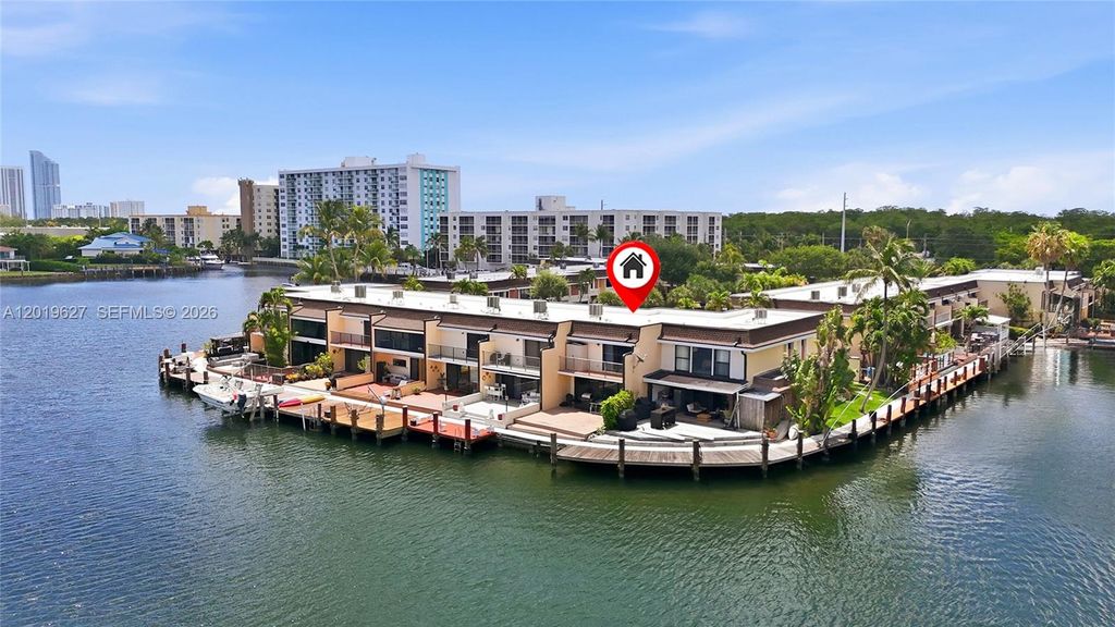2757 NE 165th Ter 28, North Miami Beach, FL 33160